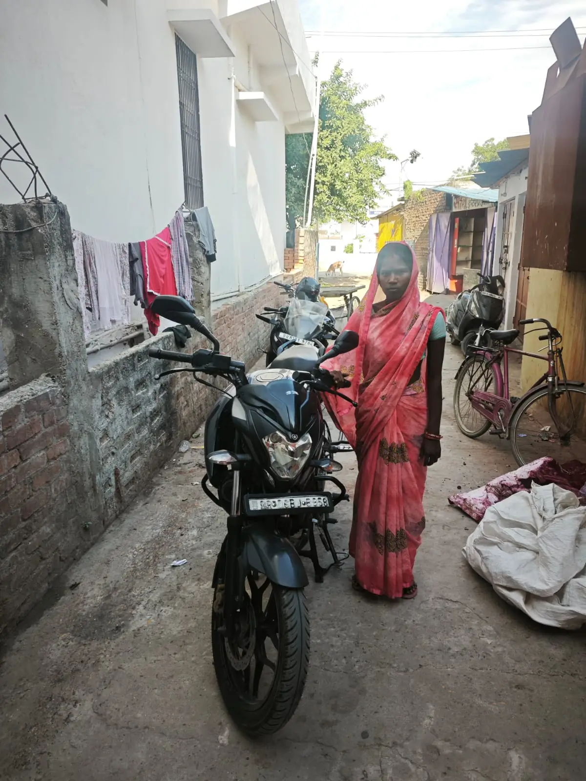 Pre-owned motorcycle purchase by a Bihar buyer at Bike Builders