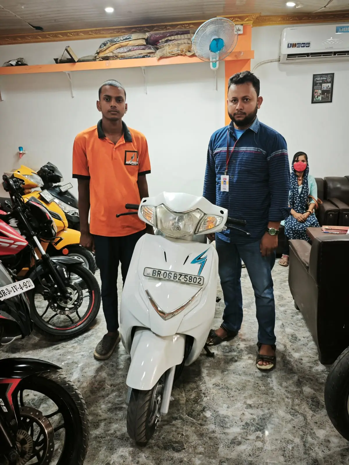Pre-owned motorcycle purchase day at Bike Builders Rambag Chowk Bihar