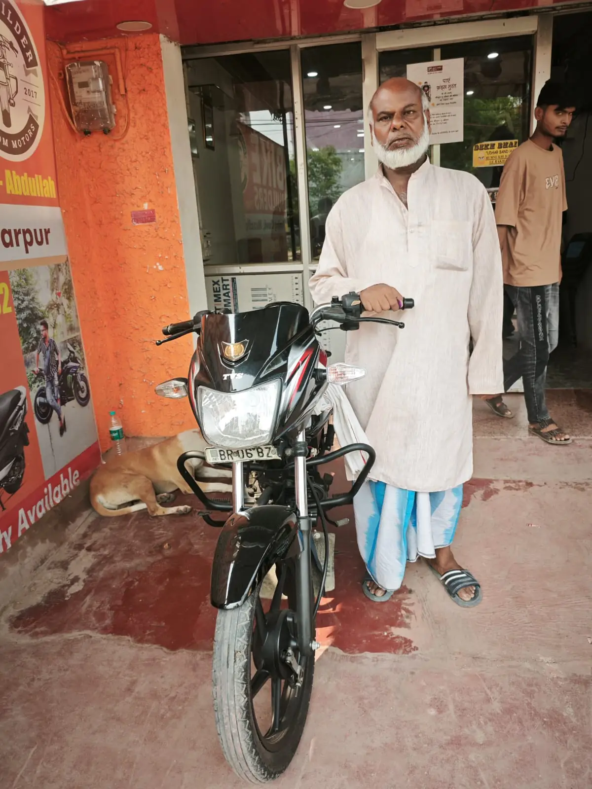 Used TVS Apache handover at Bike Builders showroom near Bihar Junction